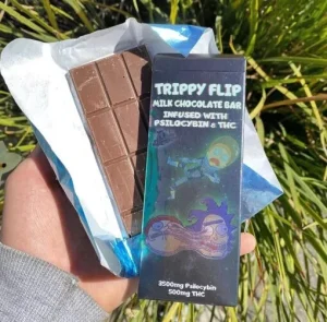 Trippy flip milk chocolate bar