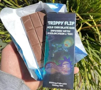Trippy flip milk chocolate bar